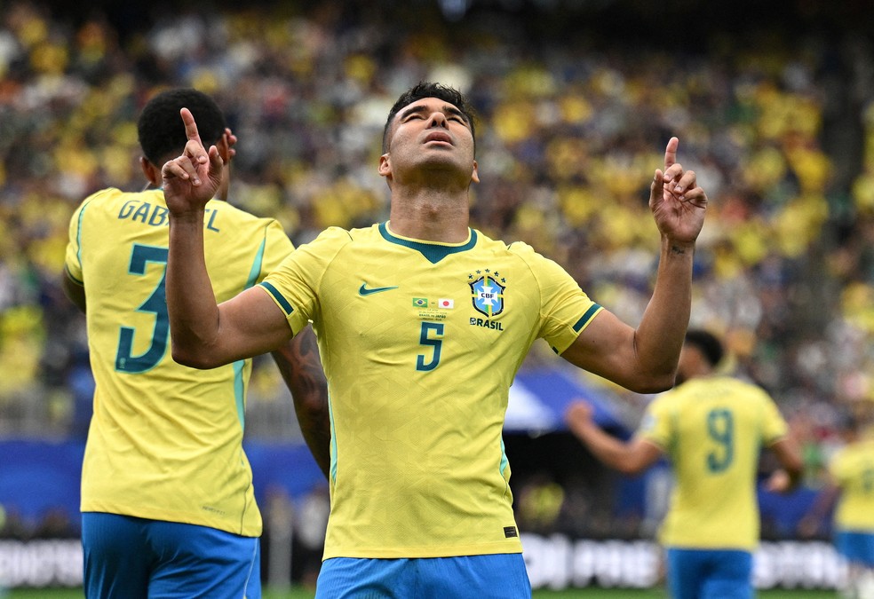 Casemiro empata jogo para o Brasil &mdash; Foto: REUTERS/Annegret Hilse