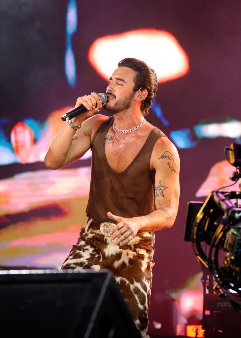 Filipe Bragança cruza referências de Gusttavo Lima, Luan Santana e Luan Pereira na criação de João Raul, o astro sertanejo da novela ‘Coração acelerado’