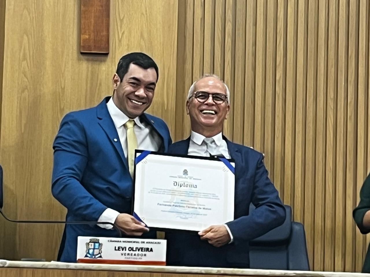 Jornalista Fernando Petrônio recebe título de cidadão aracajuano