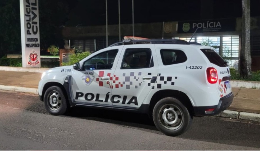 Homem é preso em flagrante após agredir companheira com cabo de vassoura em Presidente Epitácio — Foto: Polícia Militar/Divulgação