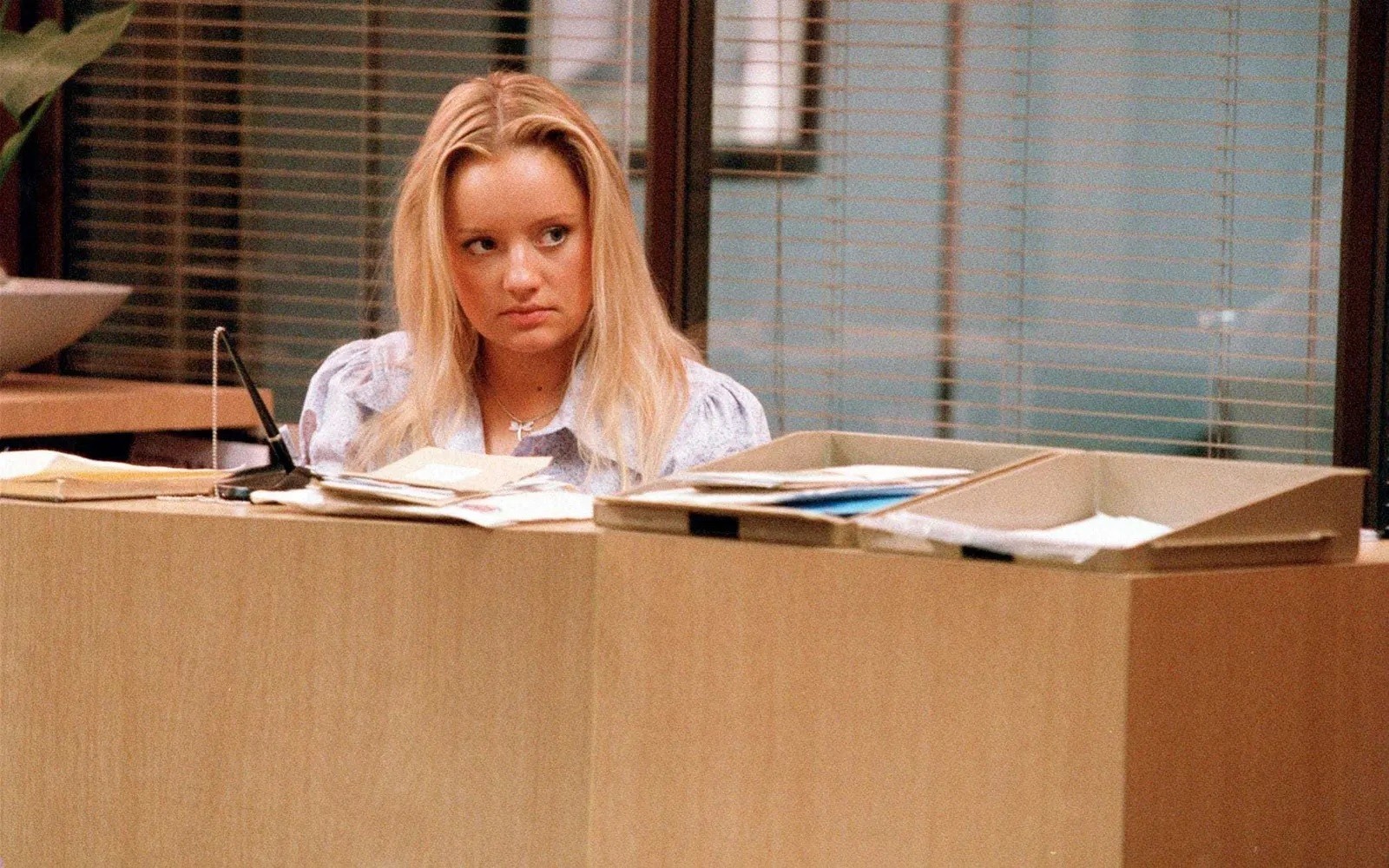 Lucy Davis, atriz do 'The Office' original, revela diagnóstico de câncer de mama incurável