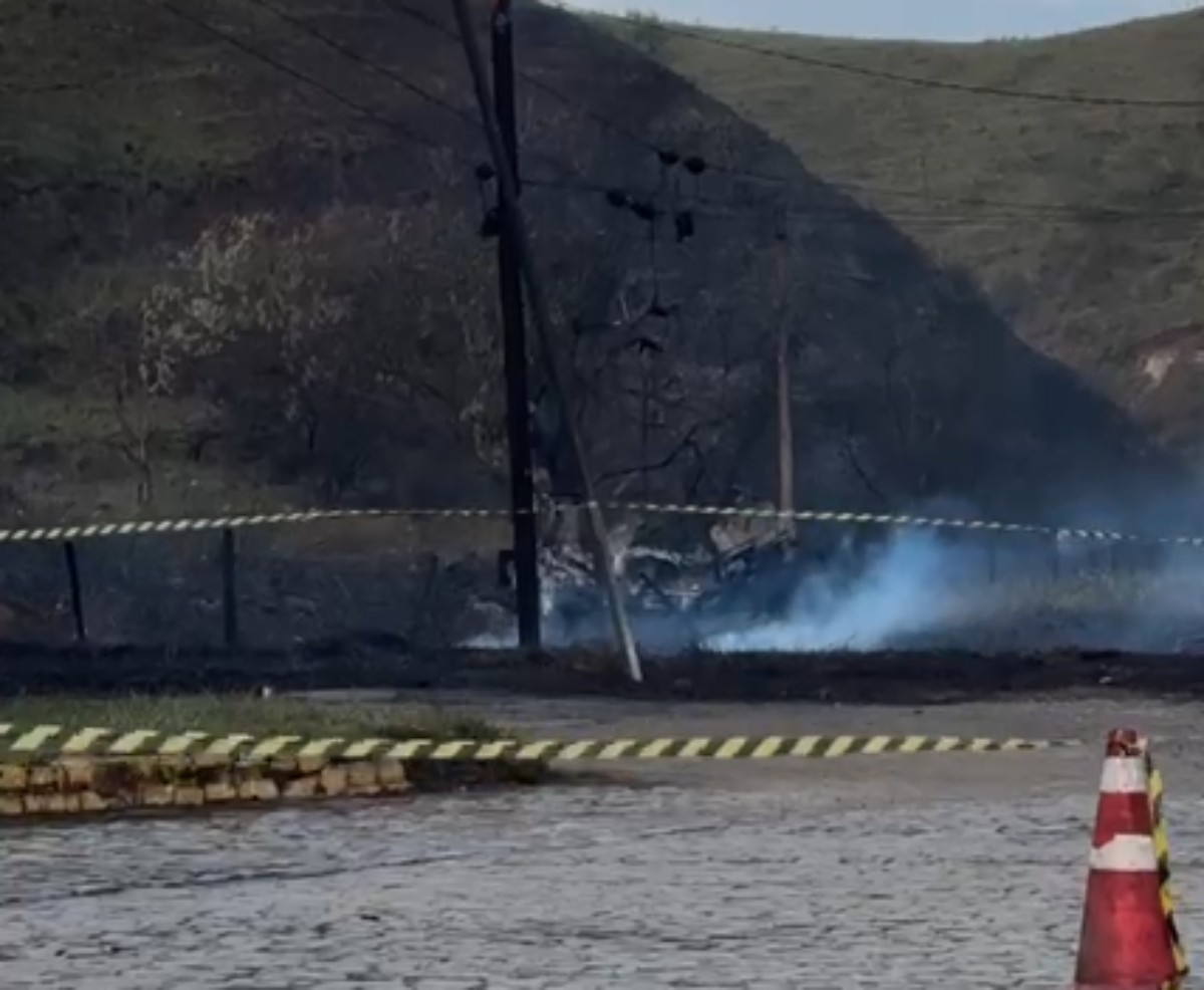 Via Dutra tem novo foco de incêndio quase 3h após explosão de carreta em Barra Mansa