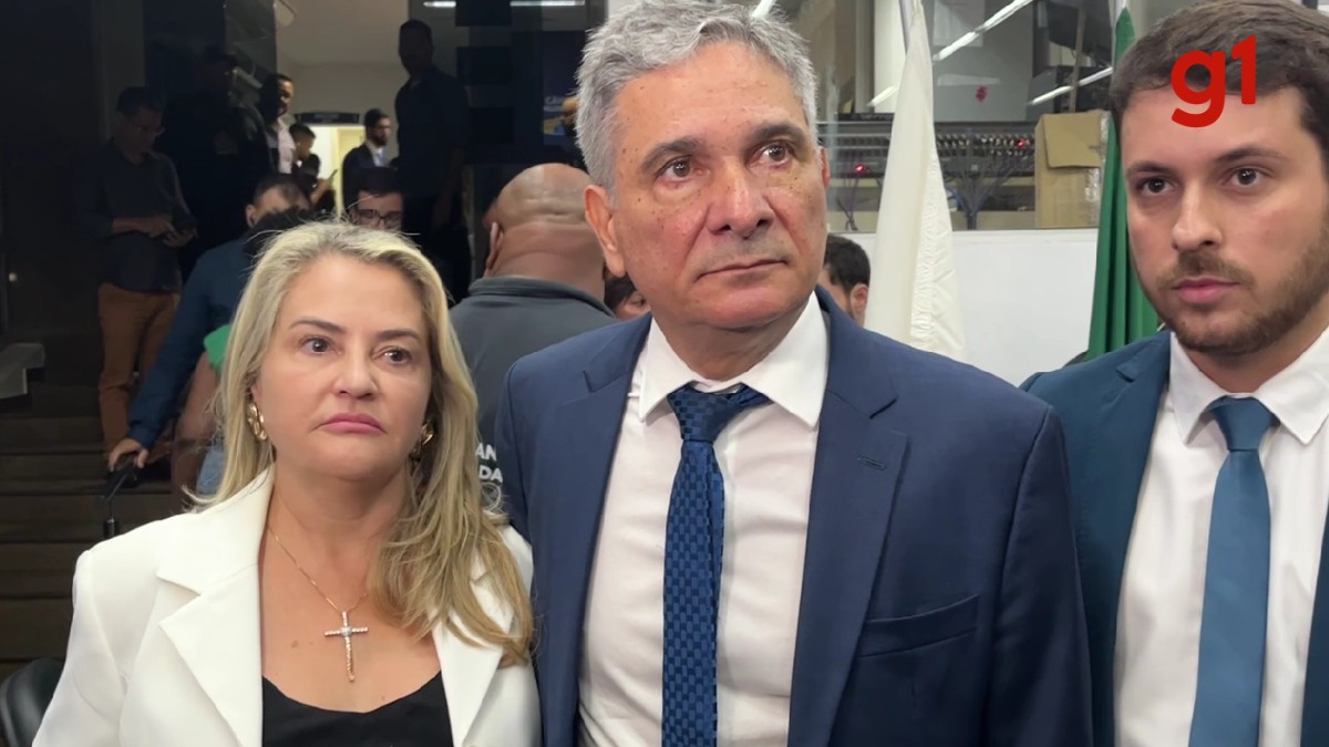 Coronel Sandro reassume Prefeitura de Governador Valadares e exonera secretariado