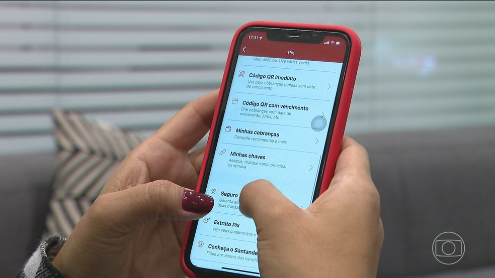 Trabalhadores do setor privado podem requerer empréstimo consignado diretamente no aplicativo do banco — Foto: Reprodução/TV Globo