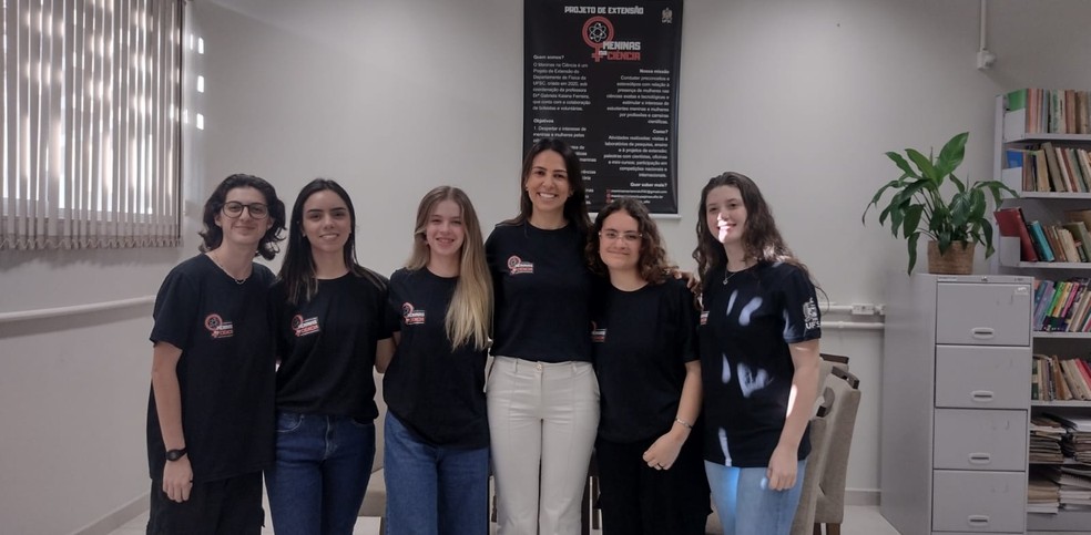 Da esquerda pra direita Caroline Conti, Julia Medeiros, Helen, Gabriela, Ana Isadora e Rafaella — Foto: Arquivo Pessoal/Divulgação