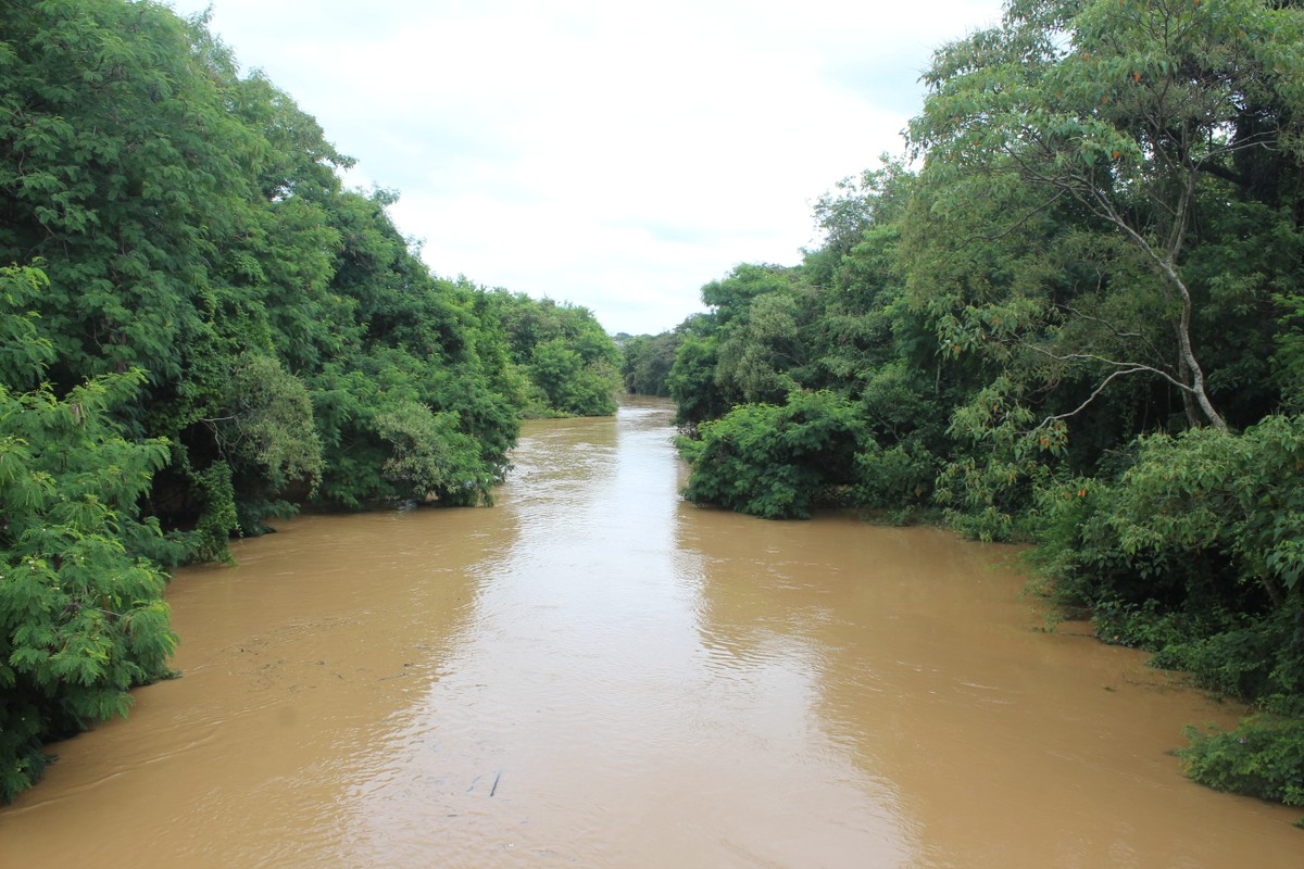 Após abertura de comportas de barragem, nível do Rio Capivari começa a ...
