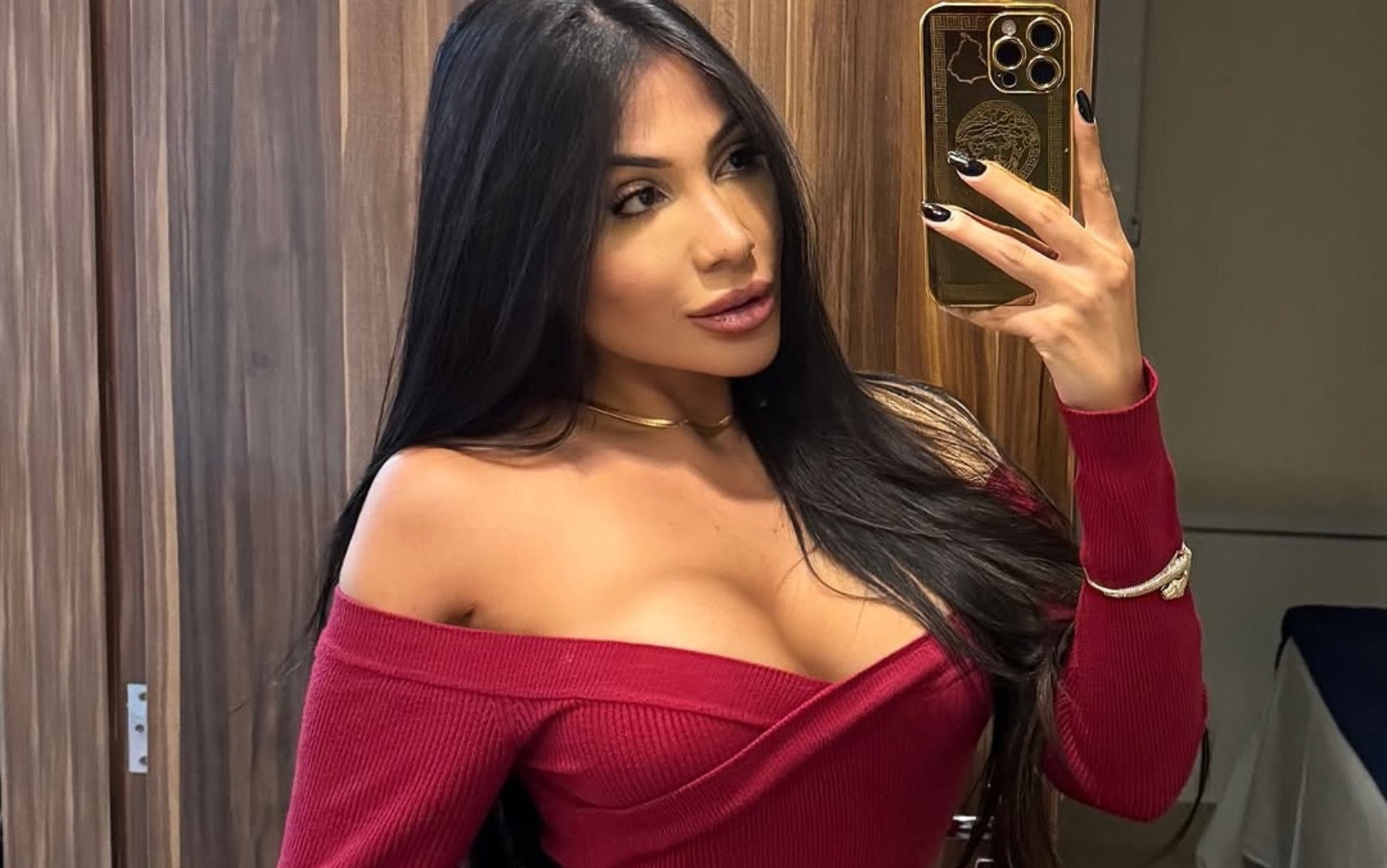 Funkeira denuncia ter sido agredida por influenciador fitness 