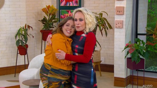 Tati Machado se emociona em reencontro com Ana Maria Braga após perda de bebê - A apresentadora perdeu o bebê na reta final da gestação, em maio. Ela estava com 33 semanas de gestação.