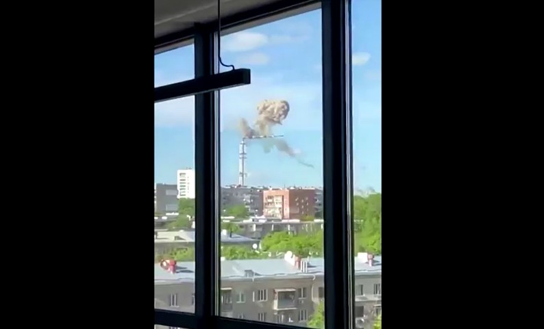 Torre de TV da 2ª maior cidade ucraniana é atingida por ataque russo