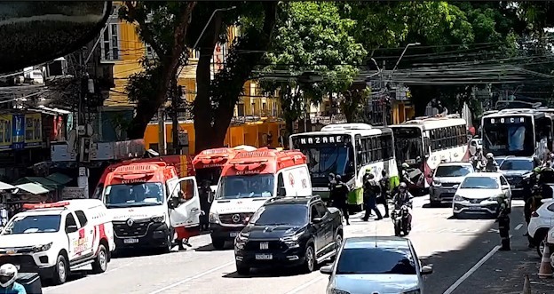Acidente com ônibus deixa feridos em Belém 