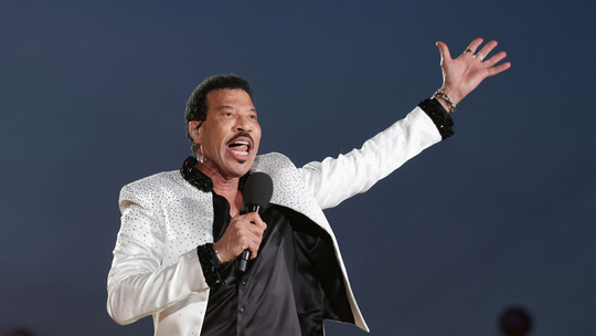 Lionel Richie é anunciado entre as atrações do The Town 2025 - Segunda edição do festival será de 6 a 14 de setembro, em São Paulo; a venda de ingressos para o público começa dia 27 de maio.