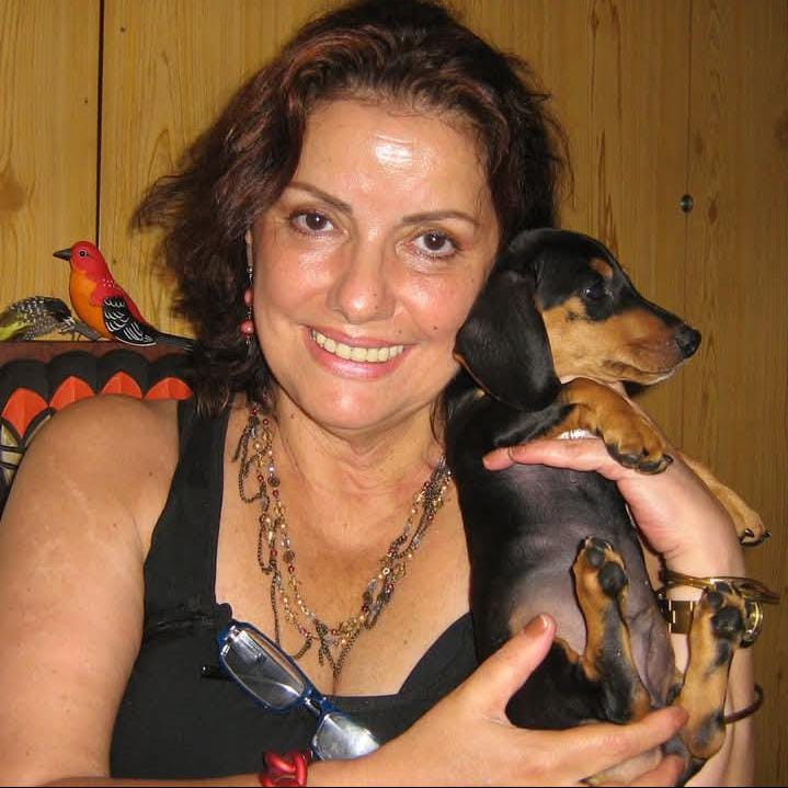 Mãe e filha são encontradas mortas em apartamento no Centro de Nova Friburgo