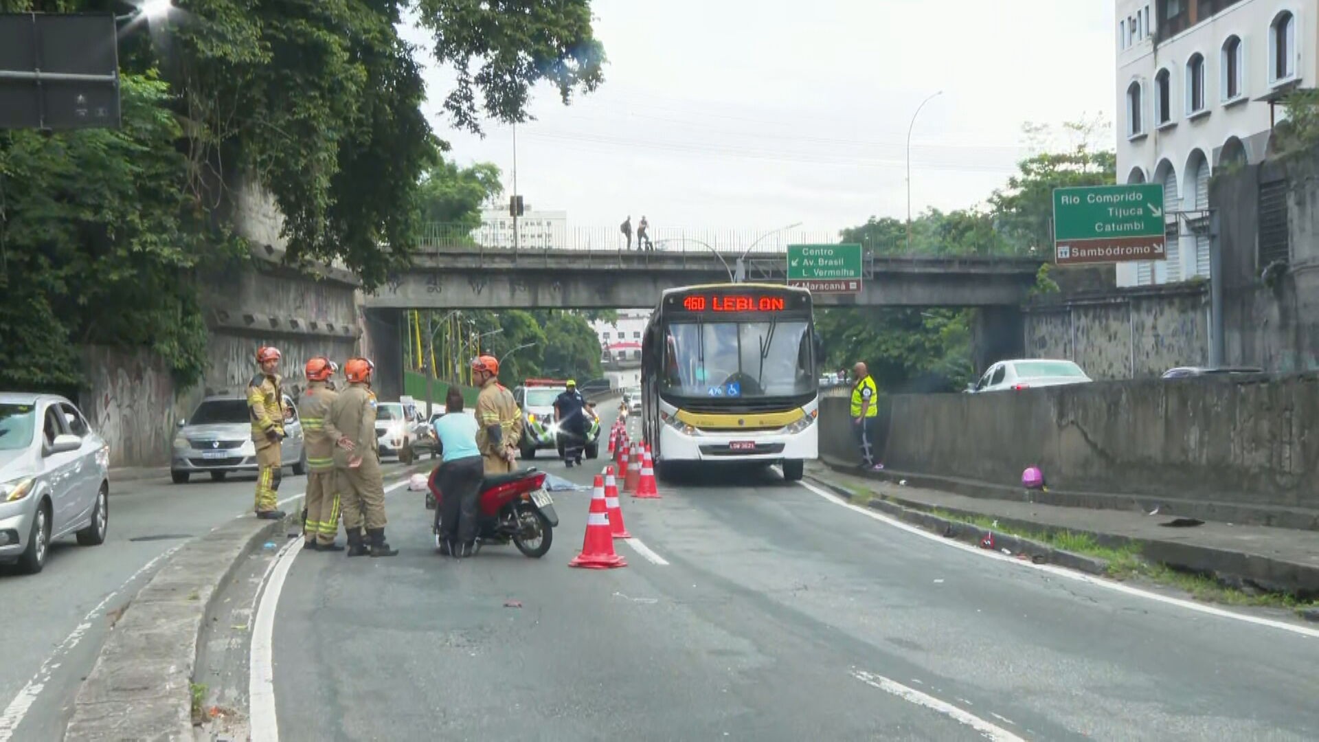 Acidente entre motos deixa morto e causa engarrafamento no acesso ao Túnel Rebouças 