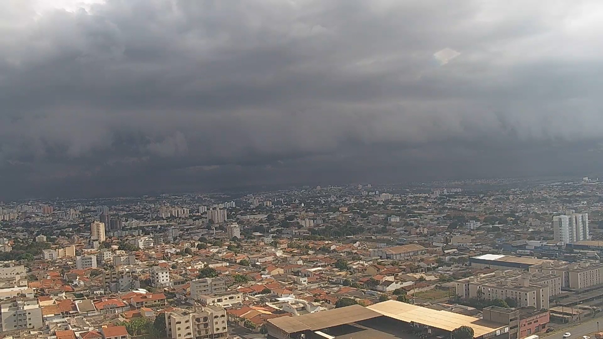 Chuva forte e risco de alagamento: confira previsão do tempo no Triângulo e Alto Paranaíba 