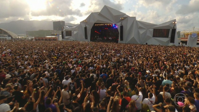 G1 - 'Corrida' por compra de ingressos do Rock in Rio vira piada nas redes  - notícias em Música