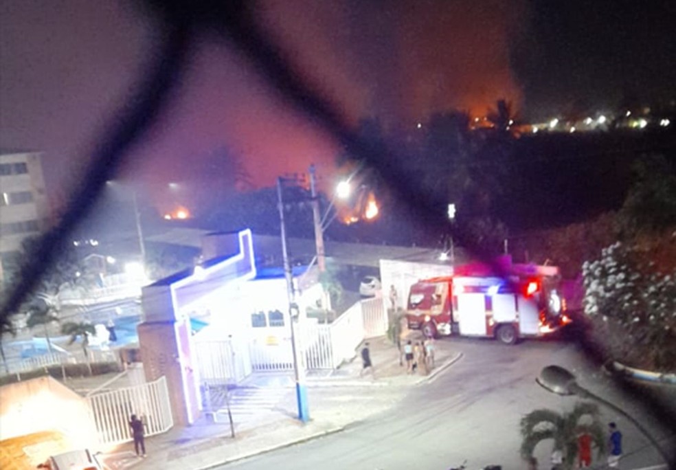 Incêndio na Barra dos Coqueiros — Foto: arquivo pessoal