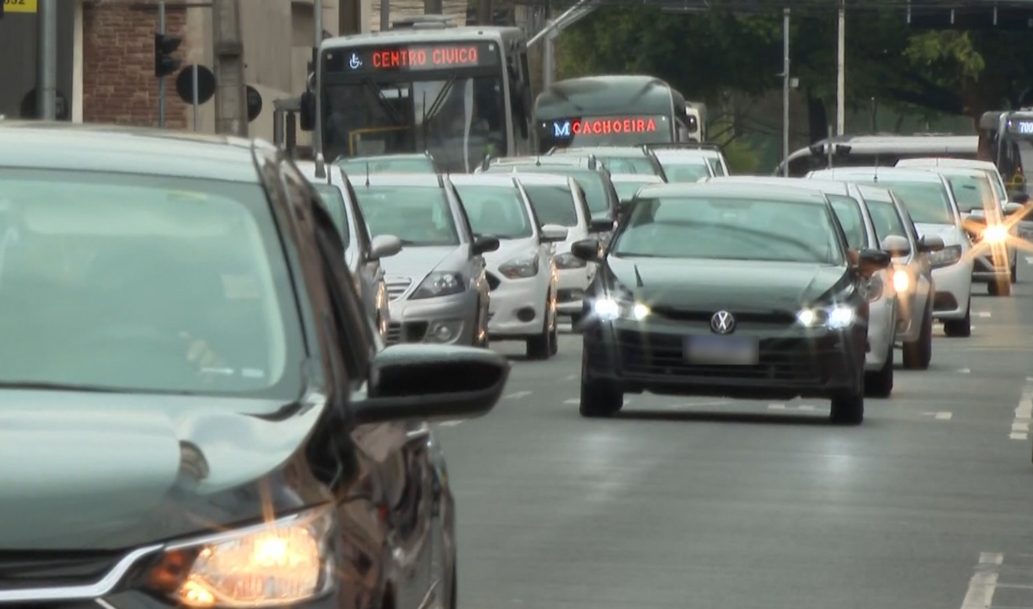 Lei que reduz 45% na alíquota do IPVA no Paraná é sancionada