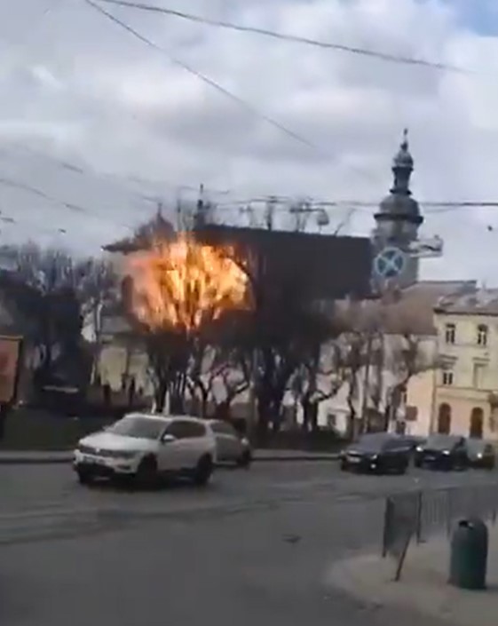 VÍDEO: Rússia ataca igreja patrimônio da Unesco na Ucrânia, diz primeira-ministra