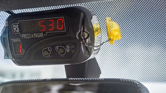 Tarifas de táxi aumentam em quase 10% em Uberlândia; veja os novos valores