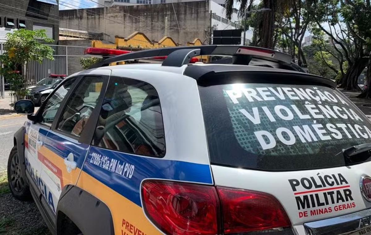 Mulher é agredida pelo marido com banco de madeira e é hospitalizada em estado grave em Divinópolis