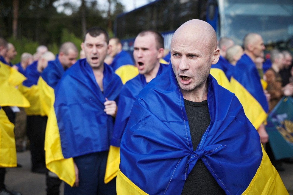 Prisioneiros de guerra ucranianos libertados em troca entre Ucrânia e Rússia em 23 de maio de 2025. — Foto: Divulgação/Presidência da Ucrânia