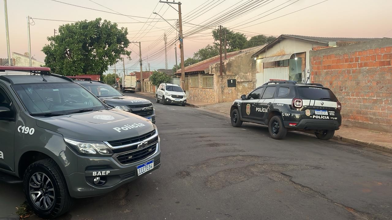 Operação prende suspeitos de usar tecnologia para furtar caminhonetes de luxo no interior de SP e PR