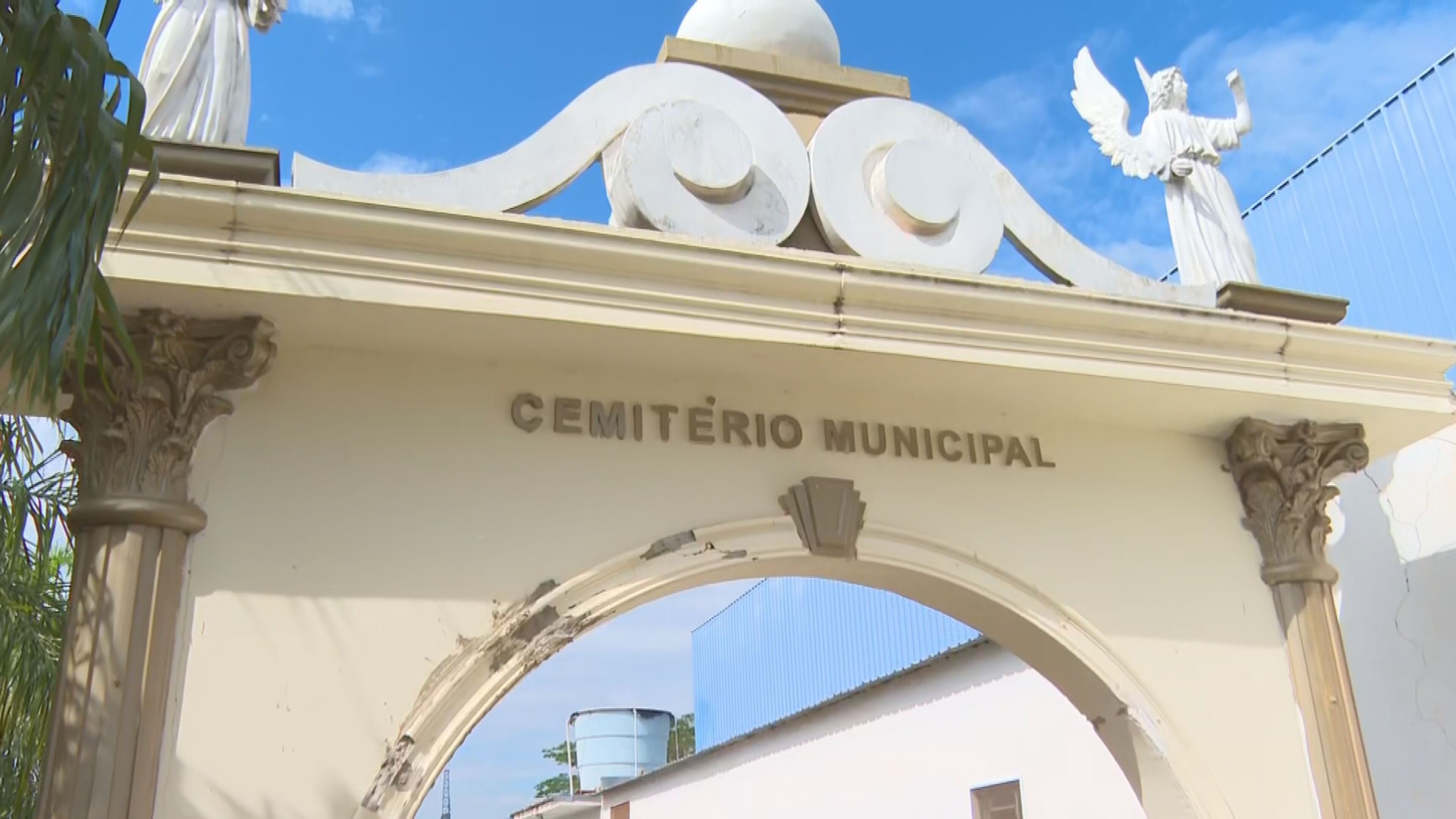 Famílias precisam percorrer 20 km de distância para enterrar parentes por falta de espaço em cemitério no interior de SP