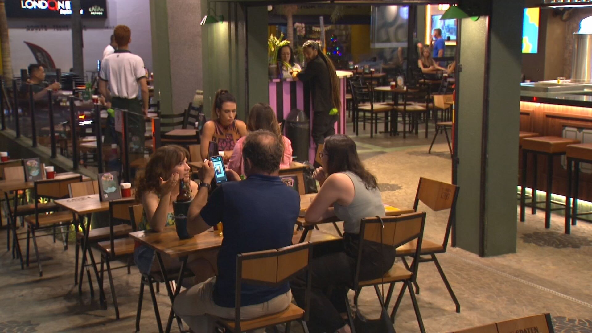 Fim de ano movimenta economia de bares e restaurantes na região de Bauru 