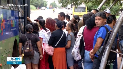Usuários reclamam do transporte público, mas notam estações menos lotadas na segunda (10)