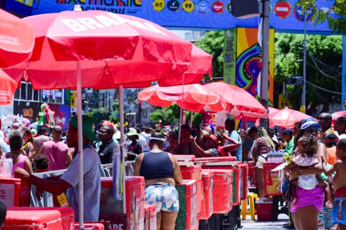 Cadastramento de ambulantes para trabalhar nas festas populares de Salvador começa na terça-feira (16)