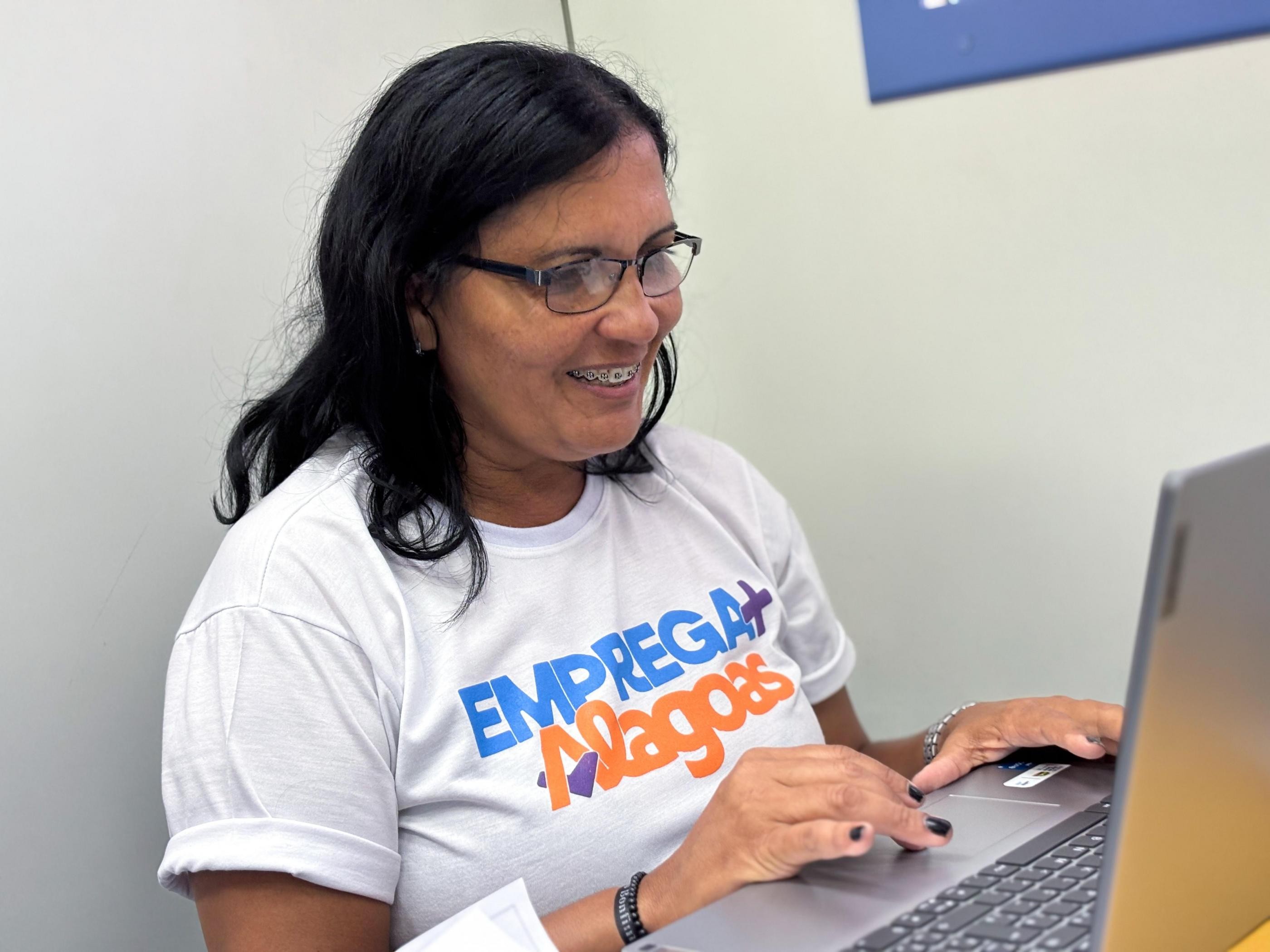 Sine AL oferece 2.888 vagas de emprego para semana; veja quais e