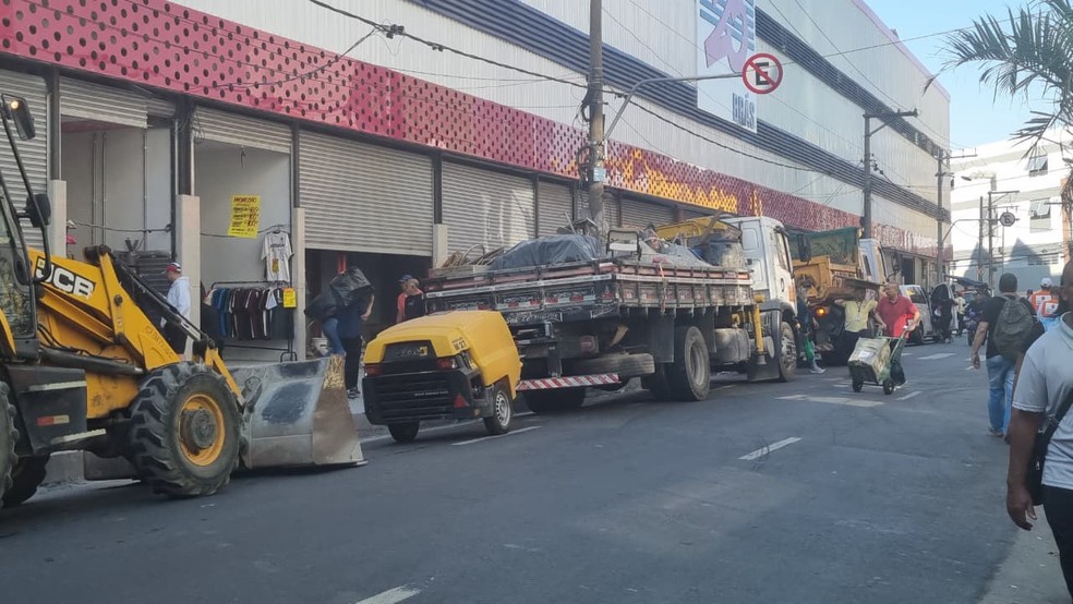Shopping 25, no Brás, é interditado pela Prefeitura de São Paulo. — Foto: Reprodução