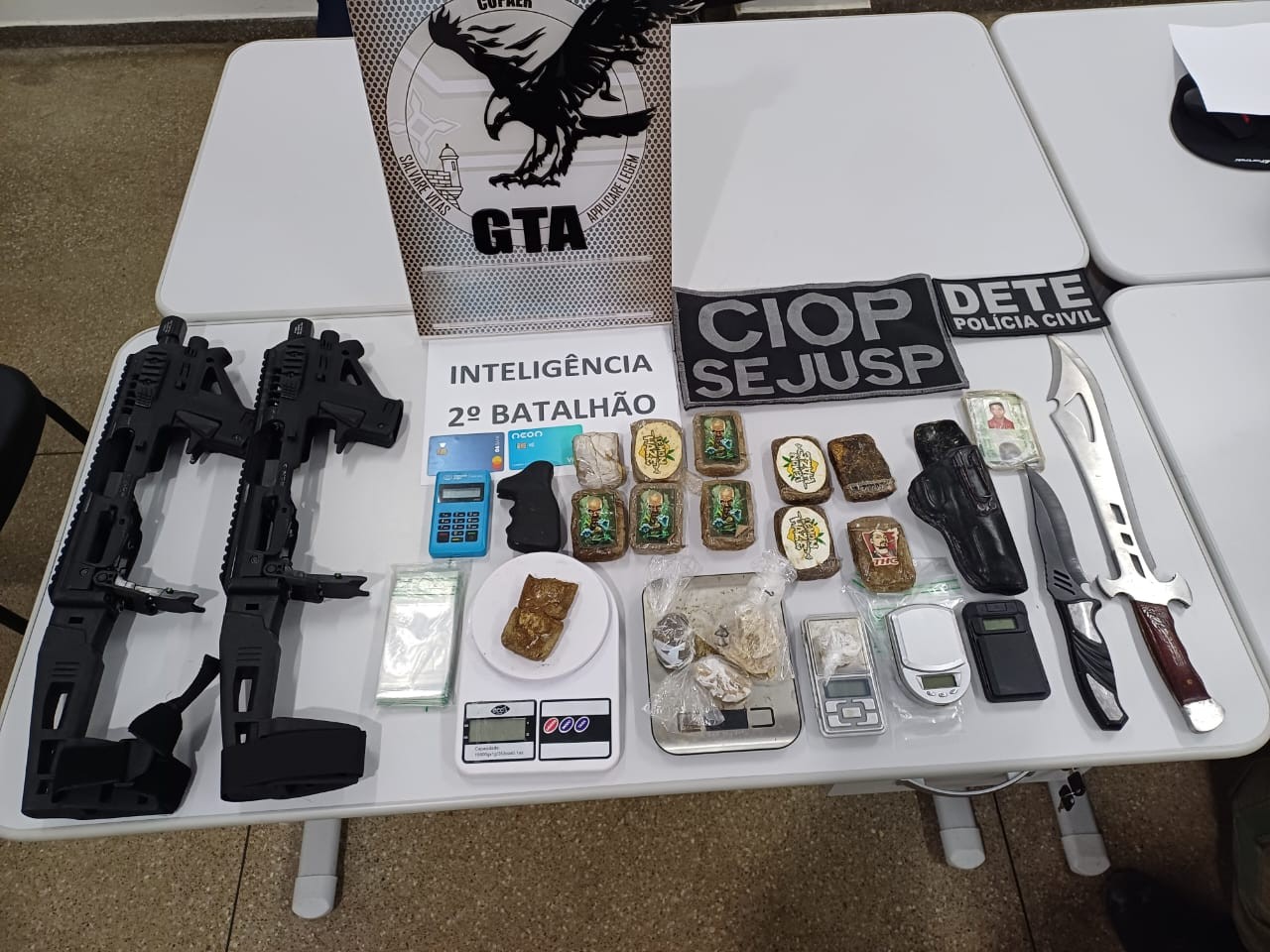 Suspeito de integrar organização criminosa é preso com drogas e acessórios de pistola em Macapá