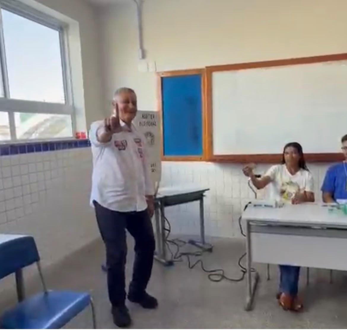 Rui Costa (PT) vota em Salvador