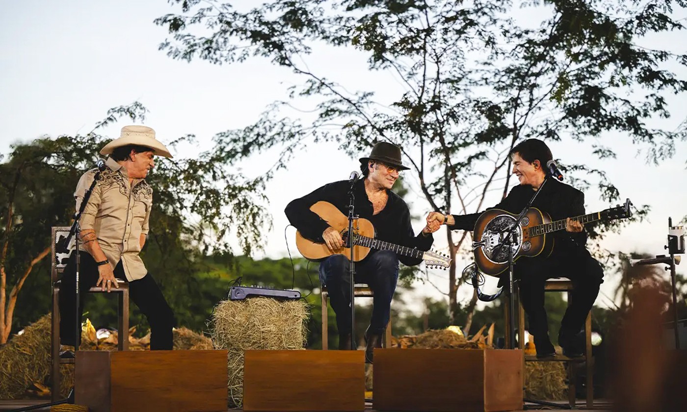 Chitãozinho & Xororó se unem a Almir Sater, Matogrosso & Mathias e Rionegro & Solimões no EP 'Meninos da roça 2'