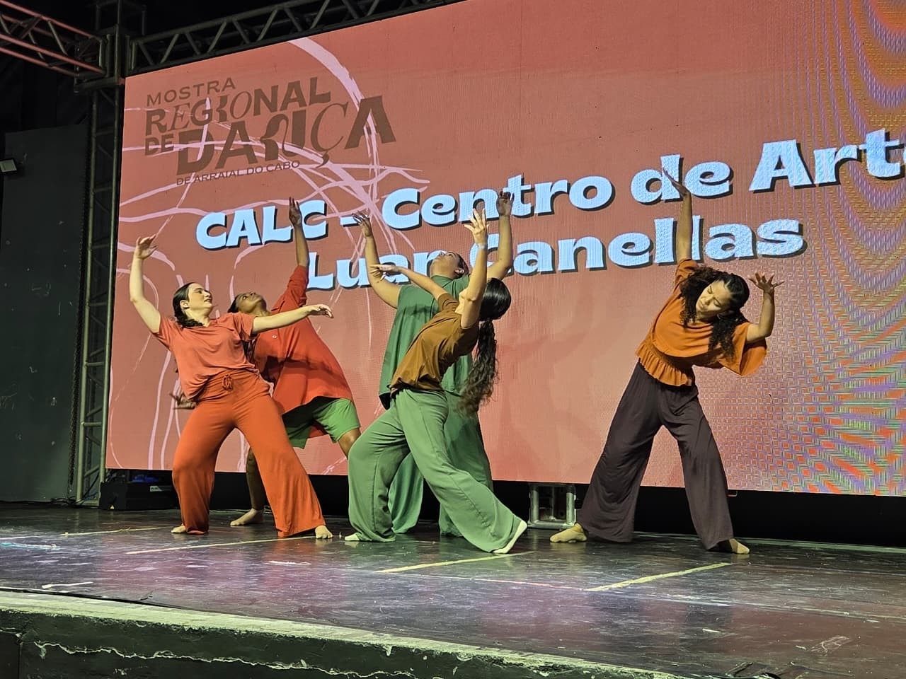 Mostra Regional de Dança estreia em Arraial do Cabo e encanta público na primeira noite