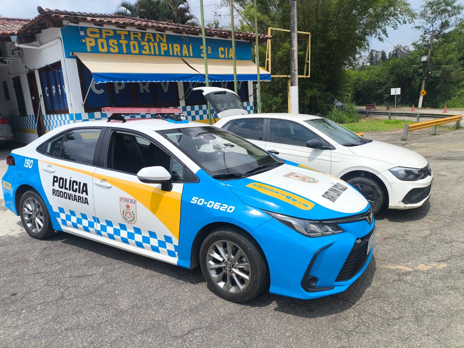 Carro alugado e não devolvido é apreendido em Piraí