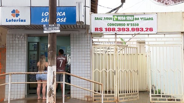 Bolão de S.José dos Pinhais raspa número milionário da Mega da