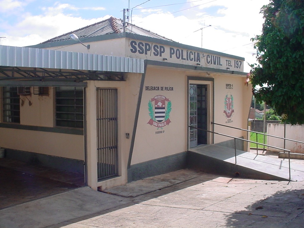 Homem ameaça esposa de morte, agride vítima com chutes e acaba preso por violência doméstica em Piquerobi 