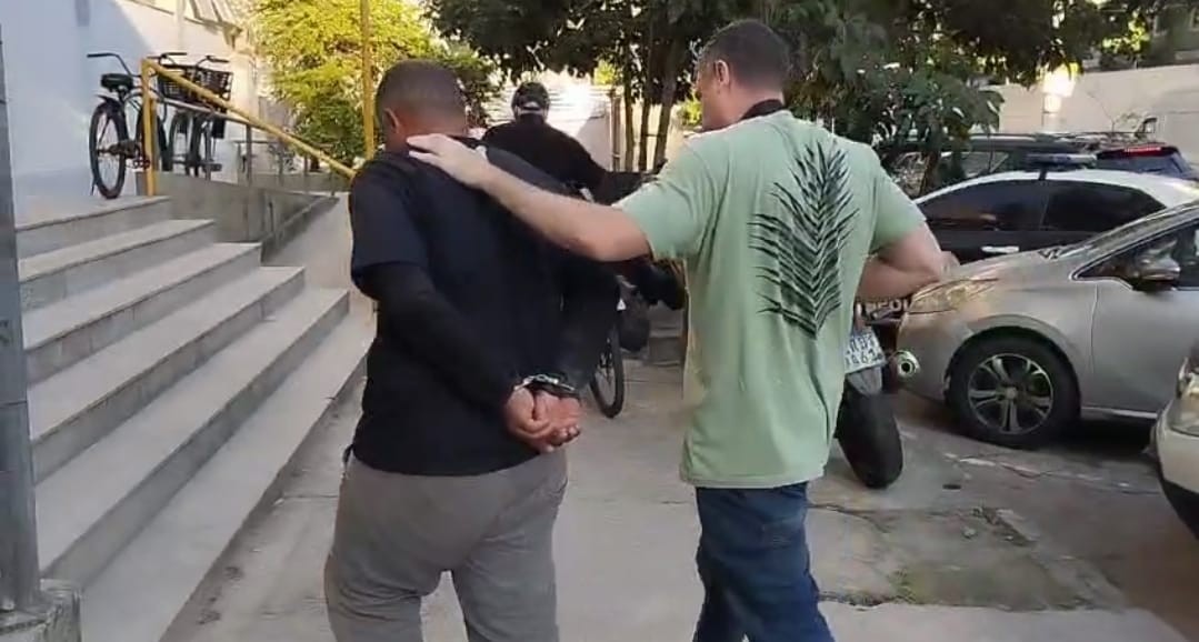 Polícia Civil prende homem suspeito de ser o chefe do Comando Vermelho em Maricá