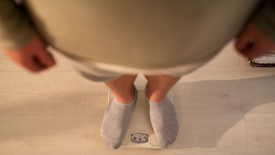 Nova substância reduz peso em até 24% e pode superar Ozempic e Mounjaro - Amicretina é a primeira a simular a ação dos hormônios GLP-1 e amilina no corpo. Com resultados positivos, testes vão avançar para a fase 3.