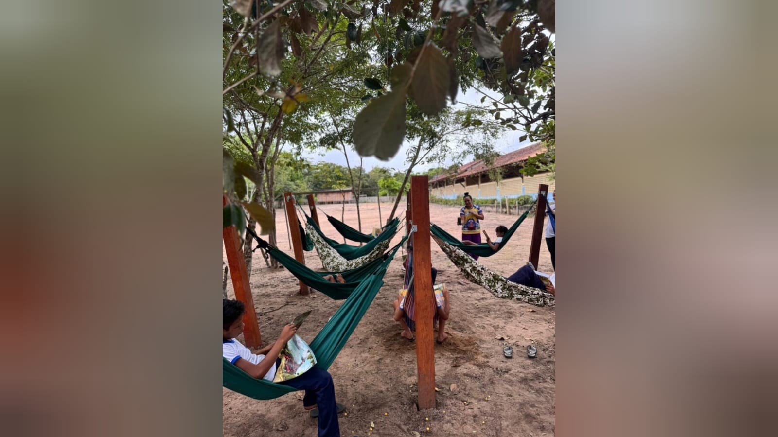 Amazone-se instala redário de leitura em escola da comunidade Prainha do Maró, em Santarém
