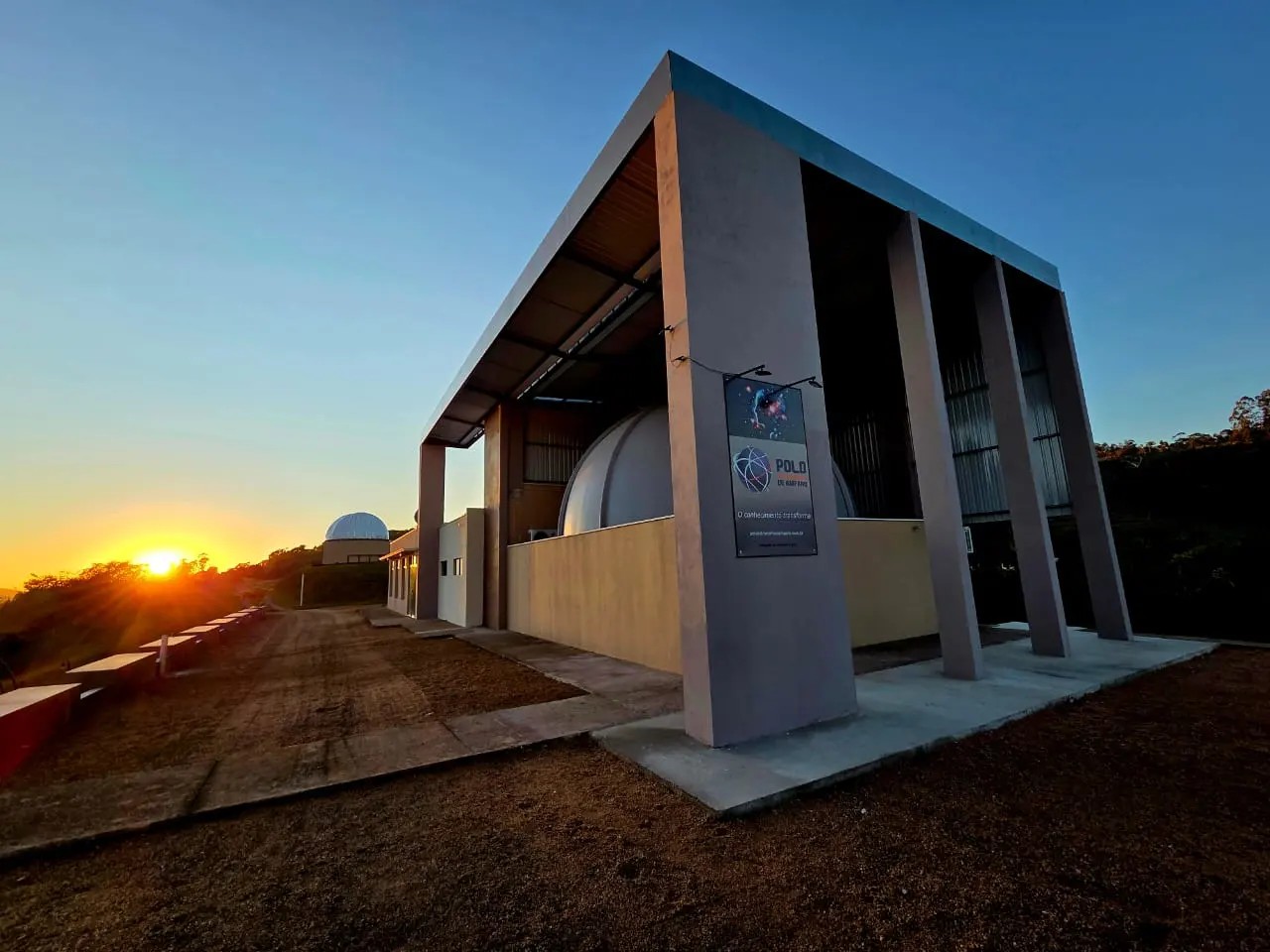 Lua e Saturno são destaques no céu de agosto no Polo Astronômico de Amparo; tempo de visitação é ampliado aos sábados