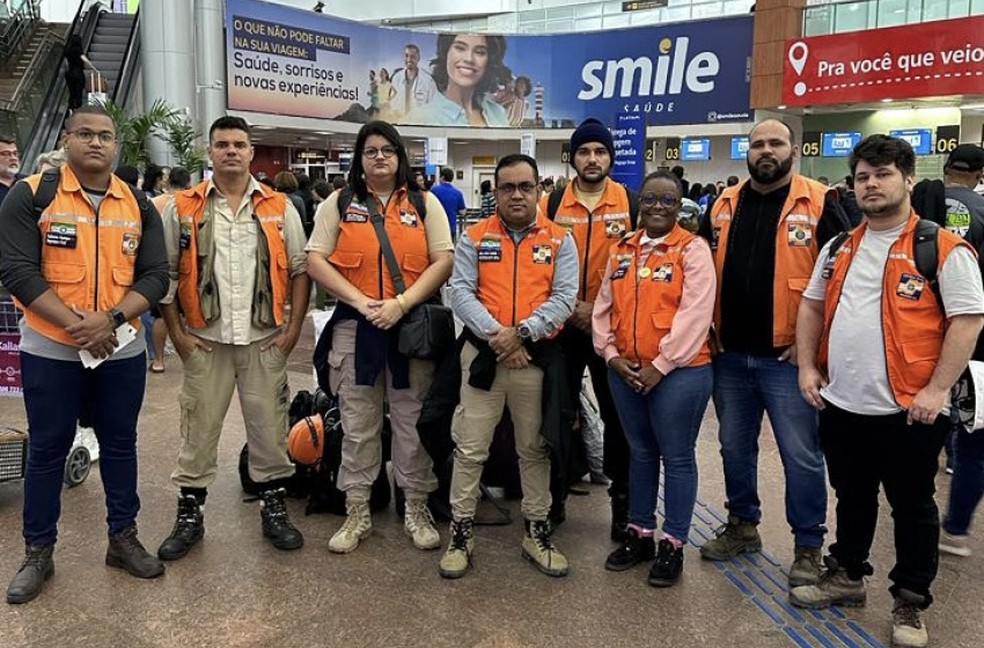 Técnicos da Defesa Civil de Maceió embarcam para o RS — Foto: Ascom
