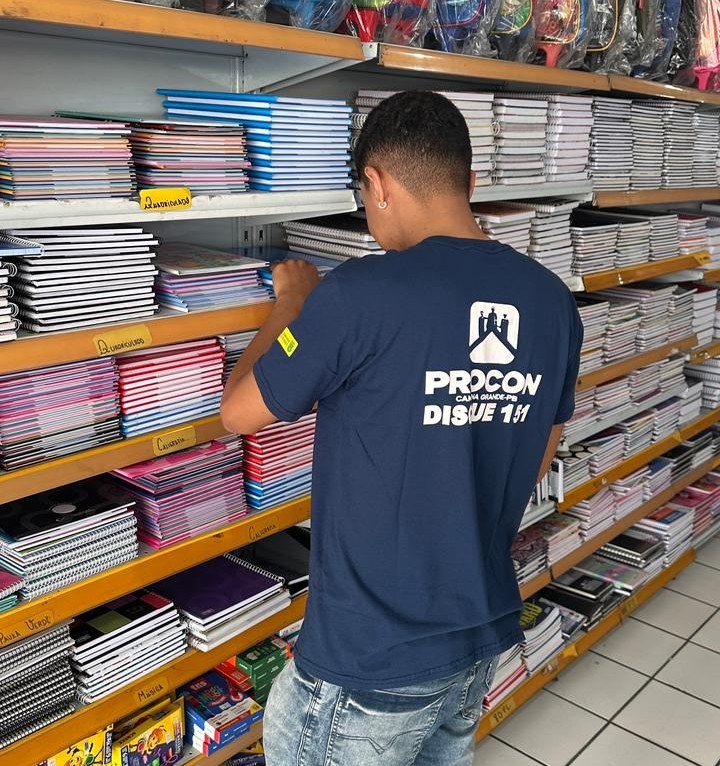 Procon encontra variação de até 560% em preços de produtos do material escolar em Campina Grande