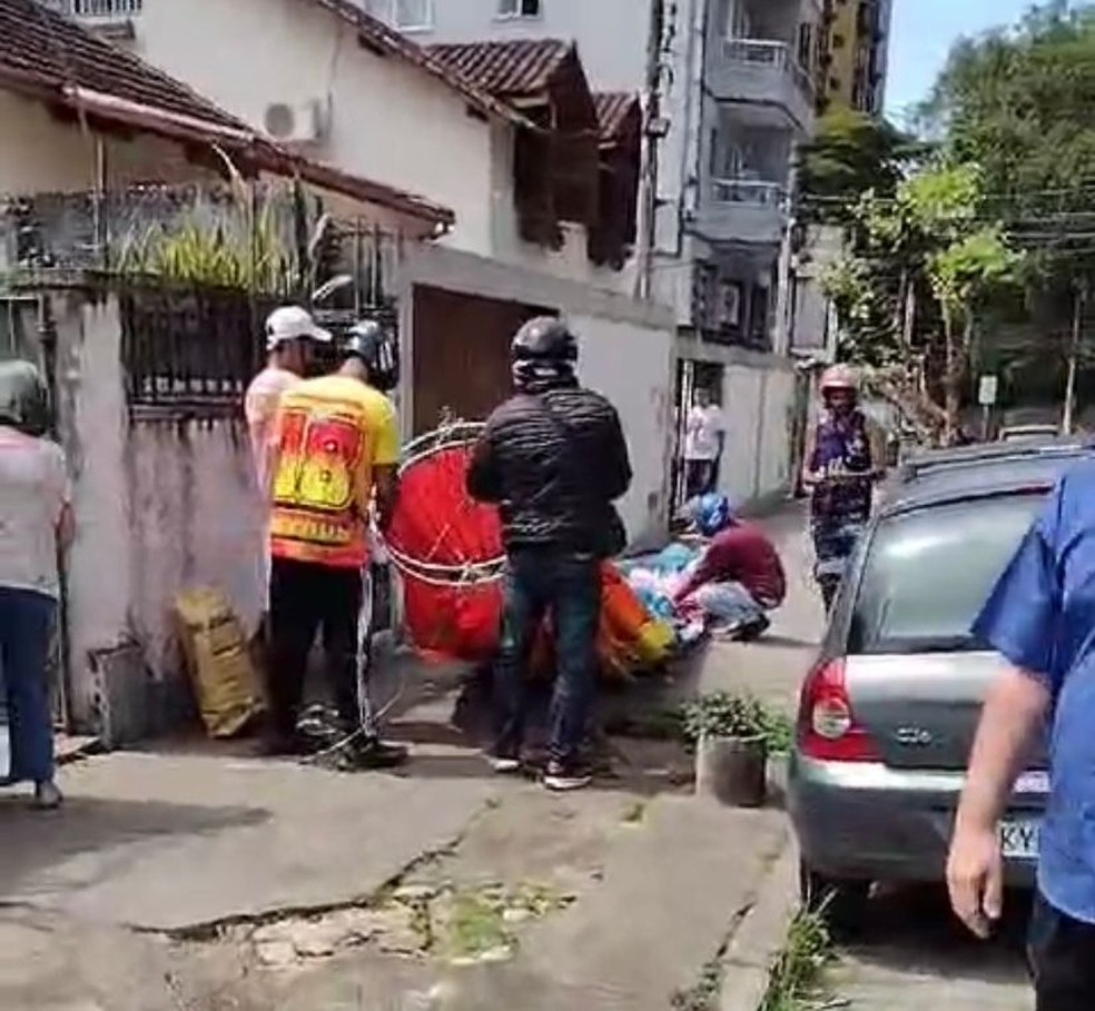 Queda aconteceu na Rua Muqui, na Várzea. — Foto: Vladimir Berriel