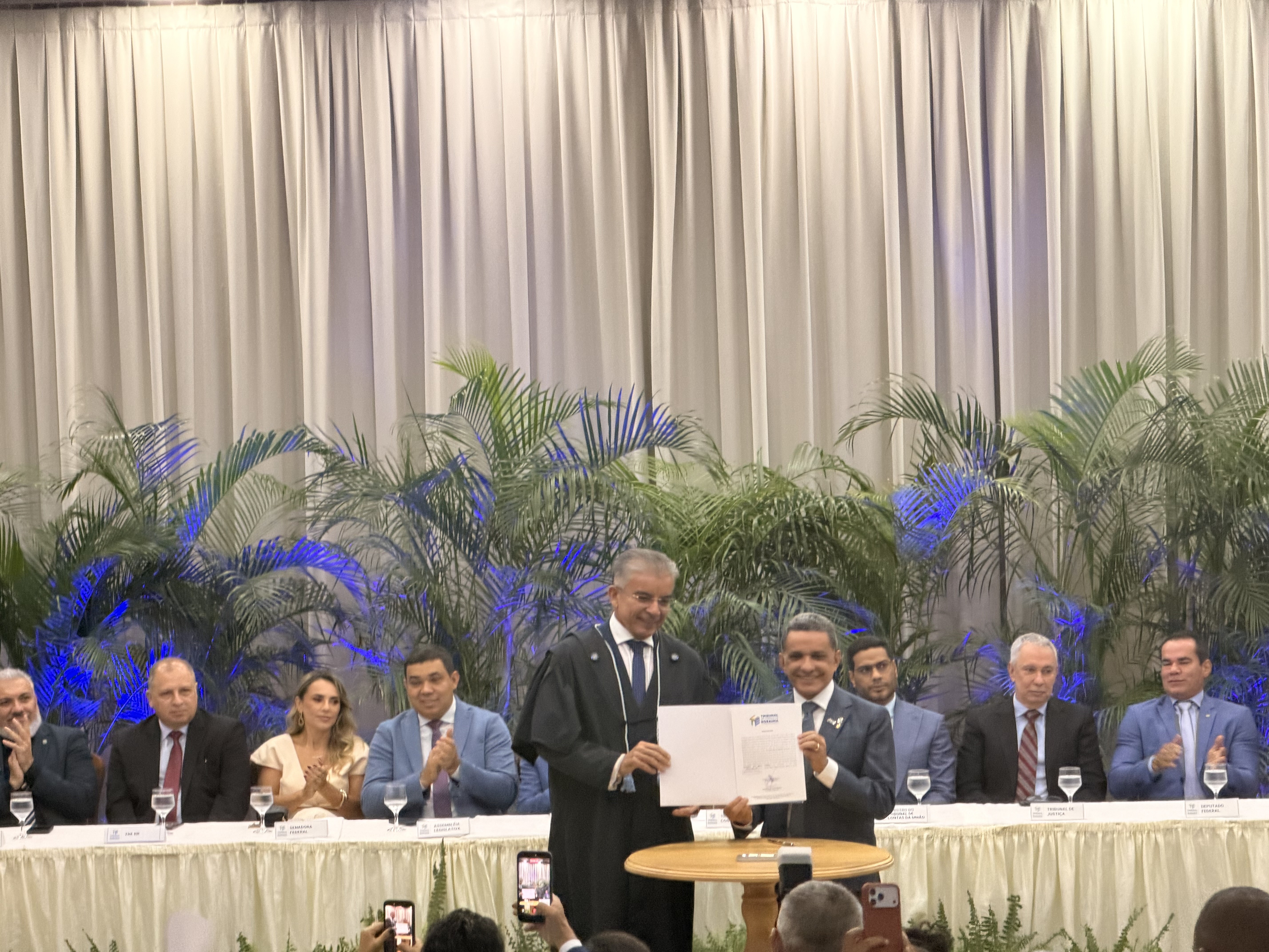 Ex-senador Mecias de Jesus toma posse como conselheiro do Tribunal de Contas de Roraima