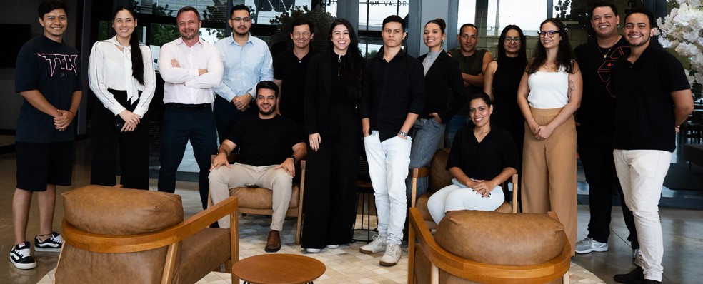 Diversos funcionários da empresa abraçaram a causa e estão em busca de uma vida mais saudável — Foto: Eduardo Pavini