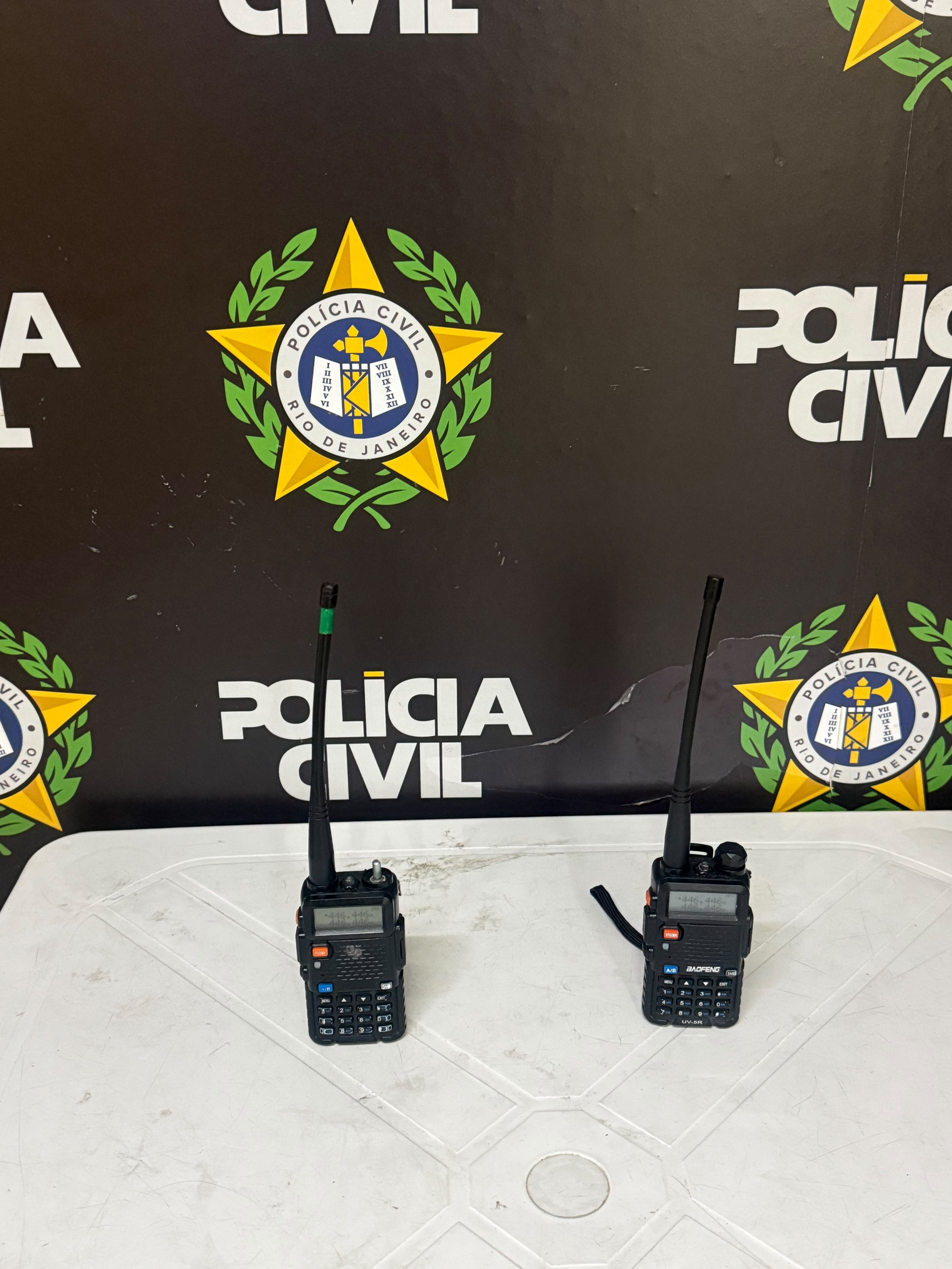 Operação com drone termina com dois presos por suspeita de atuar como olheiros do tráfico em Barra Mansa