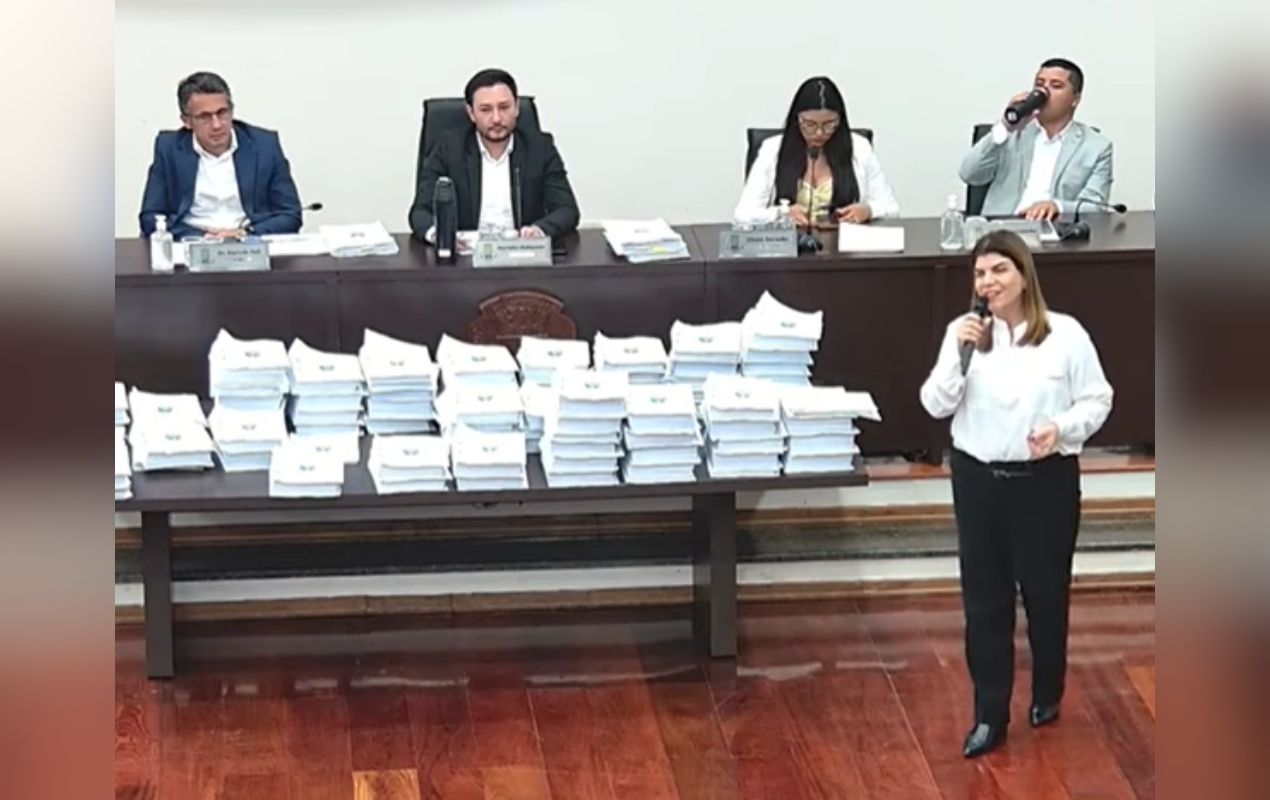 Com mais de 10 horas de julgamento, prefeita de Itapeva tem mandato cassado